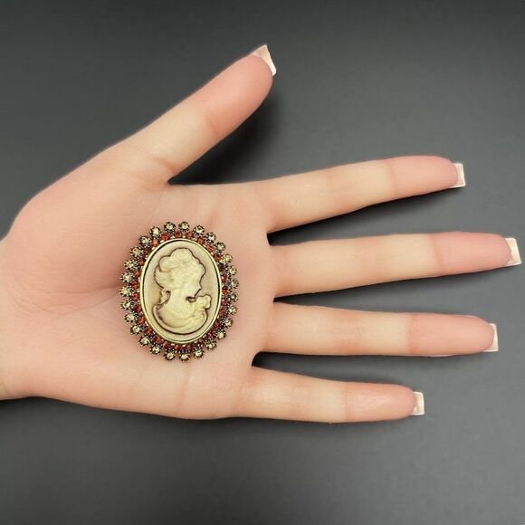 Yellow Gold and Brown with Champagne Crystal Victorian Cameo Pin Back Brooch - Picture 7 of 7